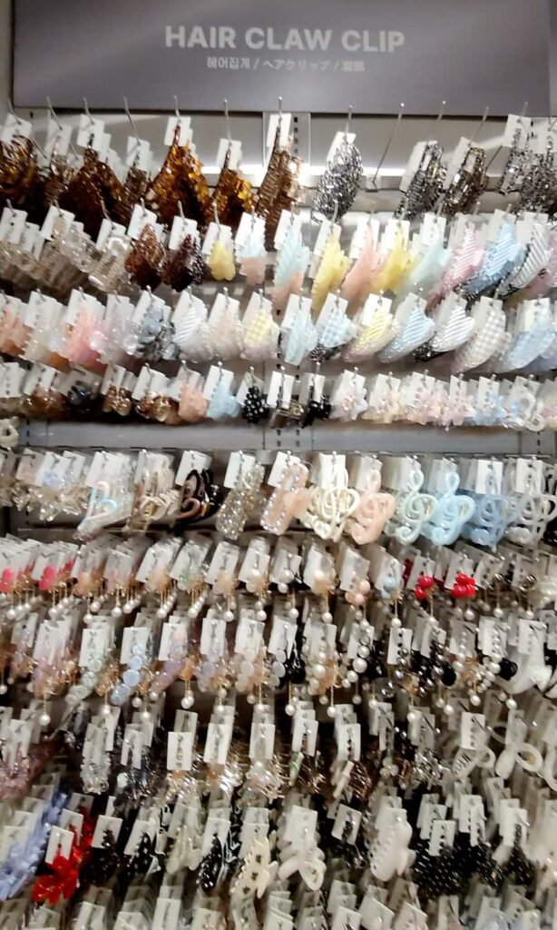 MIMILINE Myeongdong hair claw clip wall display Korea