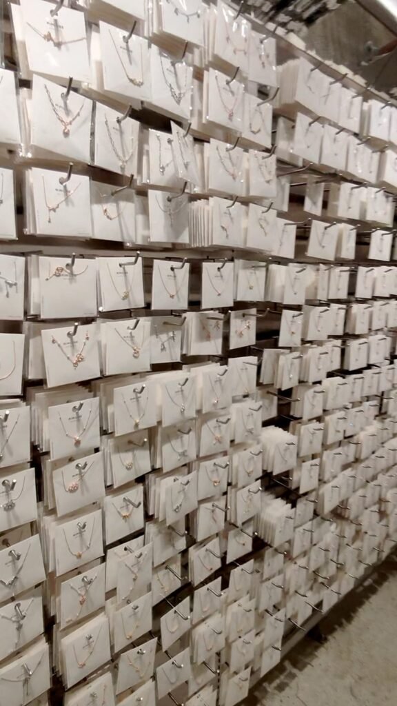 MIMILINE Myeongdong earring wall display Korean accessories