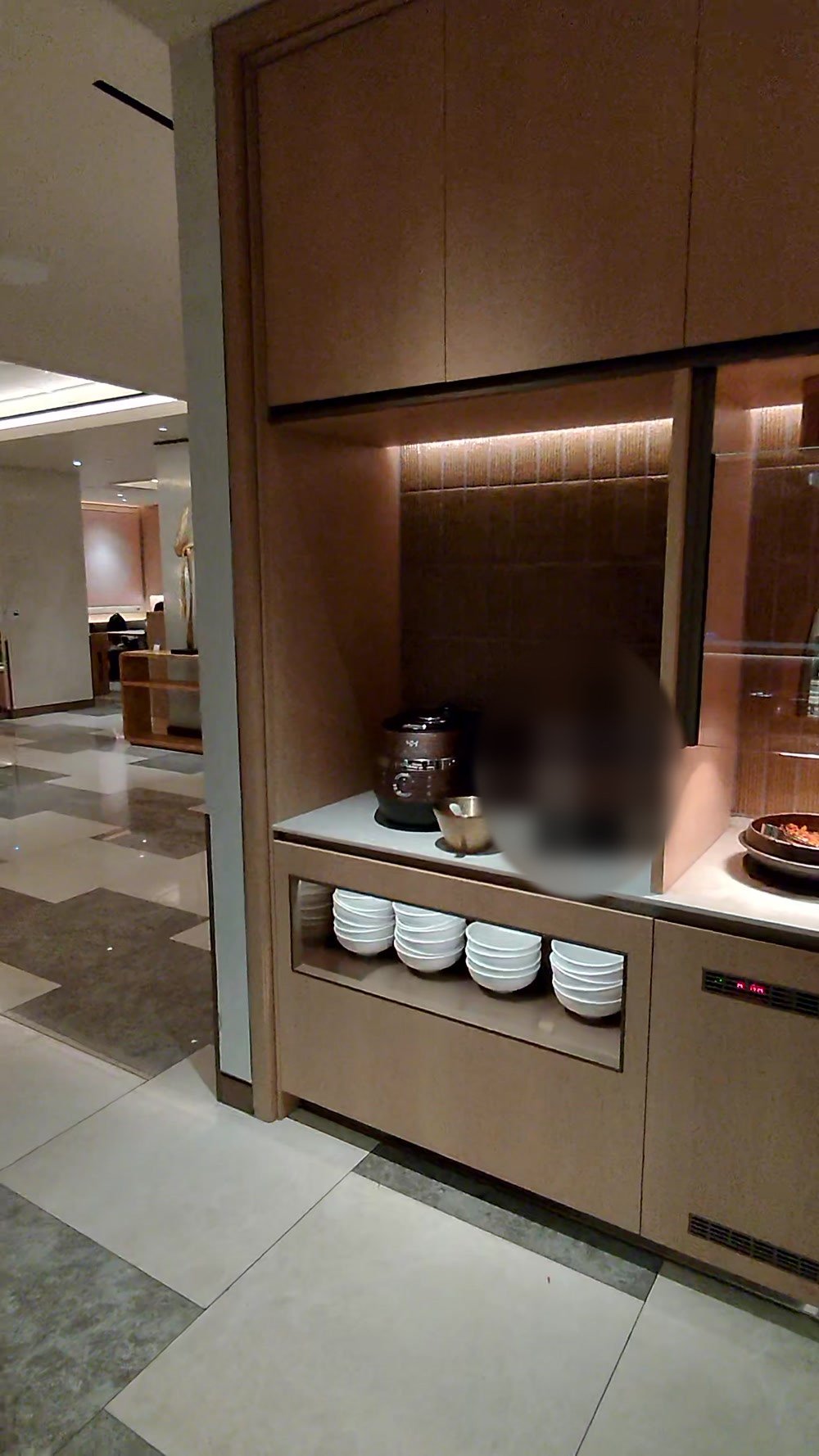 Rice cookers and serving bowls at the Korean Air lounge at LAX Tom Bradley terminal